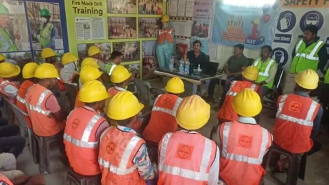 आरयूआईडीपी सीवरेज परियोजना में कार्यरत श्रमिकों ने मनाया मजदूर दिवस