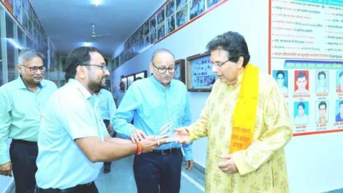 प्रसिद्ध उद्योगपति दलीप पीरामल ने किया SMTI कैम्पस का अवलोकन