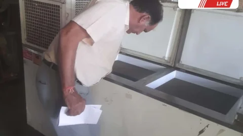 खाद्य सुरक्षा टीम ने खाद्य सामग्री के 8 नमूने लिए