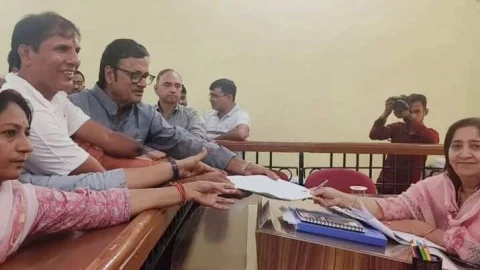 भाजपा से देवेंद्र झाझड़िया ने किया नामांकन दाखिल