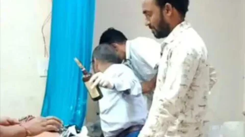 ग्वार की फसल निकालते समय युवक का हाथ थ्रेसर में आया, इलाज जारी