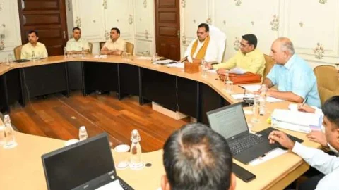 मुख्यमंत्री भजनलाल शर्मा की यमुना जल को लेकर अधिकारियों के साथ बैठक