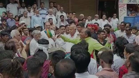 मातमी धुन के साथ किया ताजियों को दफन