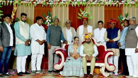 मंहगाई के दौर में कर्ज़ वाली बहू नहीं चाहिए – रामगोपाल