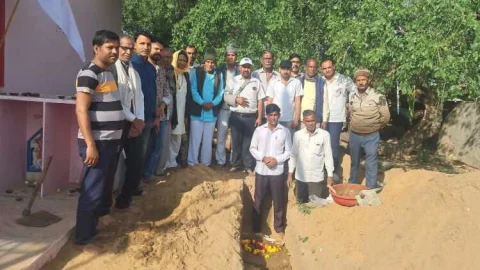 शिव मंदिर निर्माण कार्य को लेकर किया भूमि पूजन