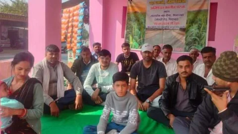 दिक्कत में किसान, बिगड़ी आर्थिक स्थिति,कठिनाइयां बिखरी पड़ी किसानों के सामने