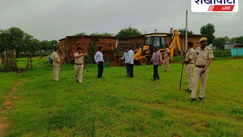 Sikar News: अजीतगढ़ में तीन स्थानों से अतिक्रमण हटाया गया