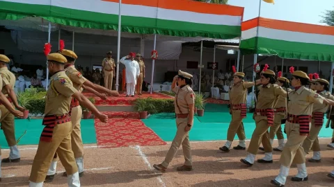 सीकर में मुख्य अतिथि कृषि, पशुपालन एवं मत्स्य मंत्री ने किया ध्वजारोहण