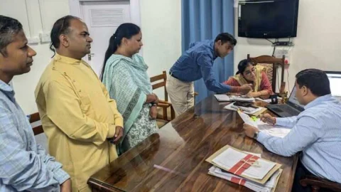 चूरू के 889 वरिष्ठ नागरिक रेल मार्ग से और 178 यात्री हवाई मार्ग से करेंगे तीर्थ यात्रा