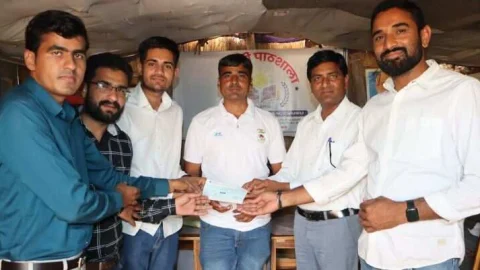 आर्मी स्टडी एन्ड एडी आर्मी पॉइंट ने आपणी पाठशाला में दी 1 लाख 32 हज़ार रुपए की सहयोग राशि