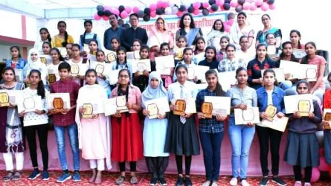 उड़ान-प्रतिभा सम्मान समारोह-2023 का आयोजन किया