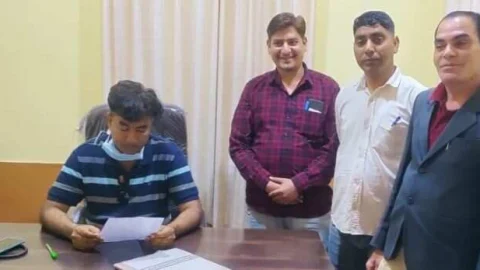 कंप्यूटर ऑपरेटरों ने किया सामूहिक कार्य का बहिष्कार