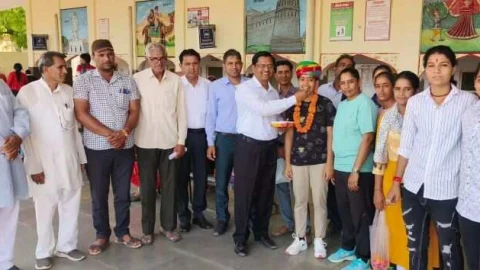 अंतर्राष्ट्रीय स्तर पर चूरू की चमक बिखेरने के लिए हर्षोल्लास के साथ रवाना किया शारदा कंवर को