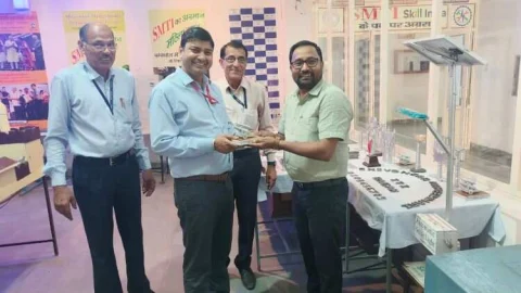 हैवल्स कम्पनी के डिप्टी मैनेजर ने किया एस.एम.टी.आई. कैम्पस का अवलोकन