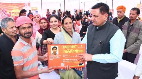 जनप्रतिनिधियों के सहयोग से अंतिम छोर के व्यक्ति तक पहुंचे योजनाओं का लाभ – सहारण