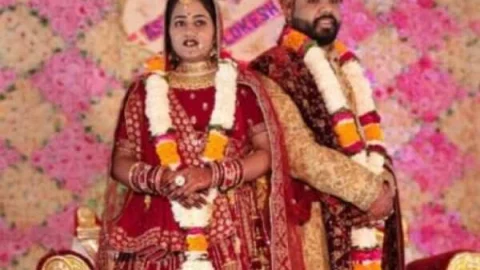 एक्टर लोकेश ने शगुन में एक रूपया व नारियल लेकर की शादी