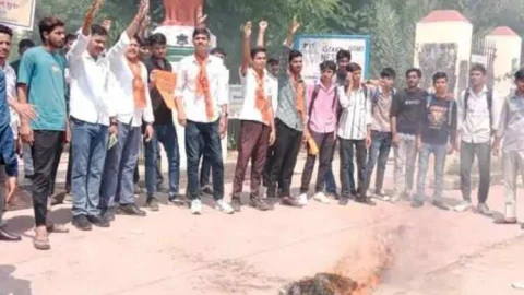 बढ़ते महिला अत्याचार के विरोध में एबीवीपी का प्रदर्शन