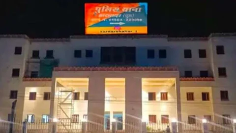 21 वर्षीय युवती ने एक व्यक्ति के खिलाफ अश्लील हरकतें करने की पुलिस में दर्ज करवाई शिकायत