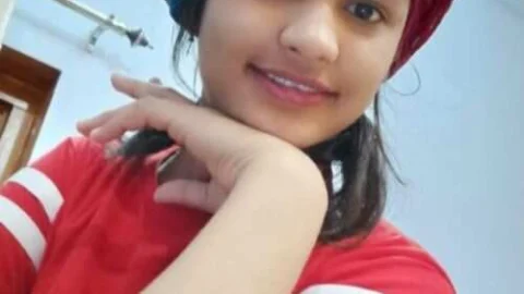 सरकारी स्कूल का बेहतरीन रहा परिणाम, पलक सैनी 94. 60 प्रतिशत अंक हासिल कर रही टॉपर