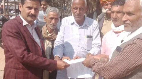 किसान महासभा ने उपखंड अधिकारी को राष्ट्रपति के नाम दिया ज्ञापन