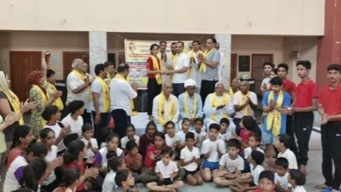 गोल्ड मेडलिस्ट योगा खिलाड़ी सुदेश खरड़िया का किया सम्मान