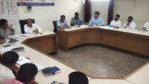 पेयजल के कामों को समय पर पूरा करने के निर्देश