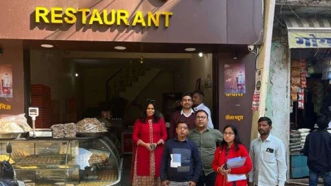 जिला कलेक्टर के निर्देशन में खाटूश्यामजी में रसद विभाग की कार्यवाही