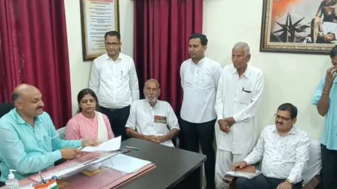 2 दिन में मिला 83 वर्षीय भूतपूर्व सैनिक उम्मेद सिंह को न्याय एवीवीएनएल ने लगाया ट्रांसफार्मर और केबल