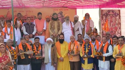 श्रीराम लला मूर्ति प्राण प्रतिष्ठा की पूर्व संध्या पर हुआ 1008 विशाल 51वां हनुमान चालीसा का पाठ