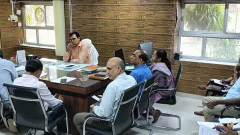 अनियमितता पायें जाने पर पलसाना ऑपरेटर को हटाया