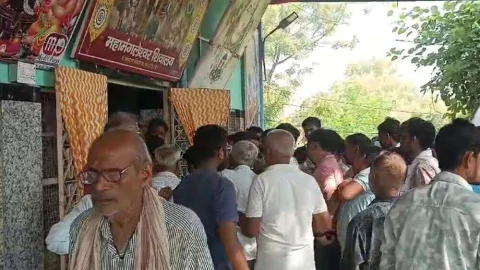 श्रावण माह में शिवालयों में उमड़ी श्रद्धालुओं की भीड़