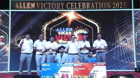 एलन सीकर ने मनाया विक्ट्री सेलीब्रेशन