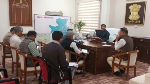 अवैध खनन के खिलाफ संयुक्त अभियान जारी रहेगा – जिला कलक्टर