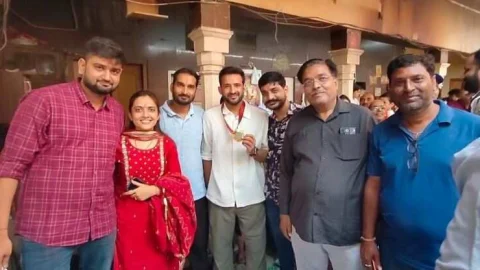 पैराओलंपिक बैडमिंटन गोल्ड मेडल विजेता का हुआ स्वागत