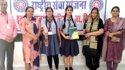 मेहंदी प्रतियोगिता में नंदिनी ने बाजी मारी