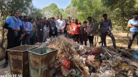 नेचर पार्क : डीप क्लीन , प्लास्टिक एवं चाइनीज मांझा मुक्त