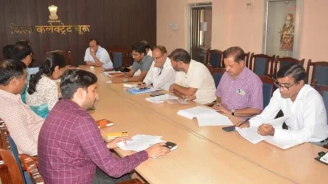 अवैध लैब संचालकों पर करें कार्रवाई – शेखावत