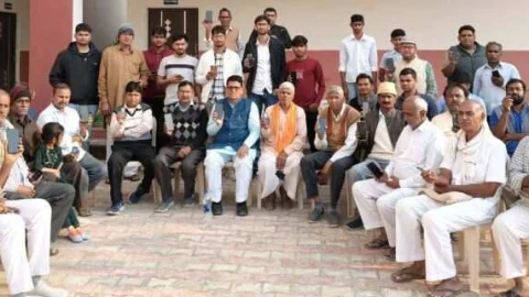 ढूकिया ने दुराना में नमो एप डाउनलोड दिवस मनाया