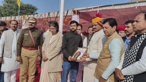 झुंझुनू के जिला स्तरीय समारोह में इनका हुआ सम्मान