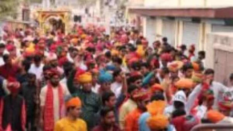 लक्ष्मणगढ़ की ऐतिहासिक घूघरी चौकान से हुई रवाना