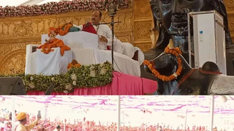 व्यक्ति के कष्टों का निवारण भगवान शंकर की भक्ति से ही संभव – पंडित प्रदीप मिश्रा