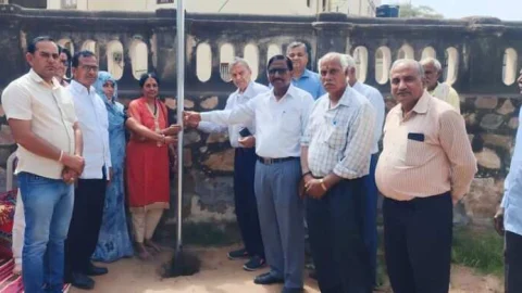 भामाशाह केजरीवाल परिवार द्वारा ग्राम चूड़ी अजीतगढ़ मे सोलर ऊर्जा लाइट का उद्घाटन