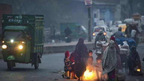 शीतलहर के चपेट में पूरा राजस्थान: इन जिलों में कड़ाके के ठंड का अलर्ट जारी, 4 डिग्री तक गिरेगा तापमान