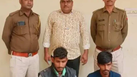 कॉलेज में चोरी करने गए चोरों नहीं मिला पैसा तो गुस्से में आकर जलाए डॉक्यूमेंटस