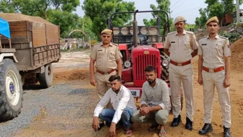 अवैध बजरी परिवहन करते दो टेक्टर ट्राली जब्त कर 2 व्यक्तियो को किया गिरफतार