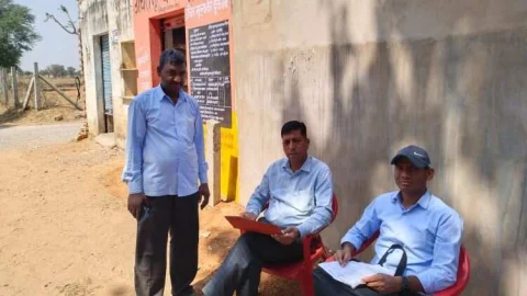 जिला रसद अधिकारी ने किया औचक निरीक्षण