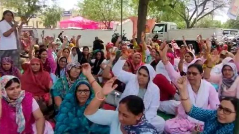 एएनएम-एलएचवी का झुंझुनूं मे चौथे दिन भी प्रदर्शन जारी