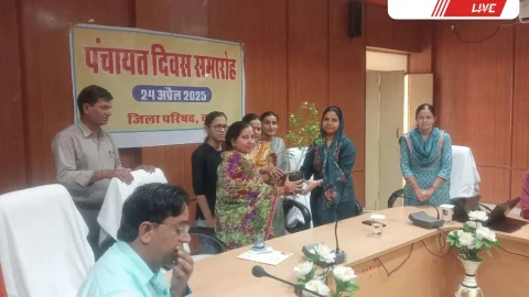 जिला प्रमुख ने उत्कृष्ट कार्य करने वाली पंचायतों का किया सम्मान