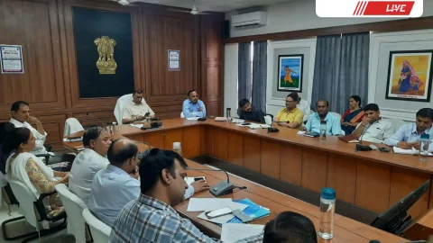 कोचिंग संस्थानों के पास बच्चों का डेटाबेस उपलब्ध रहें – जिला कलेक्टर