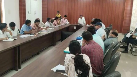 आपदा प्रबंधन की समीक्षा : किसी भी आपात स्थिति के लिए सतत सजगता जरूरी – जिला प्रशासन